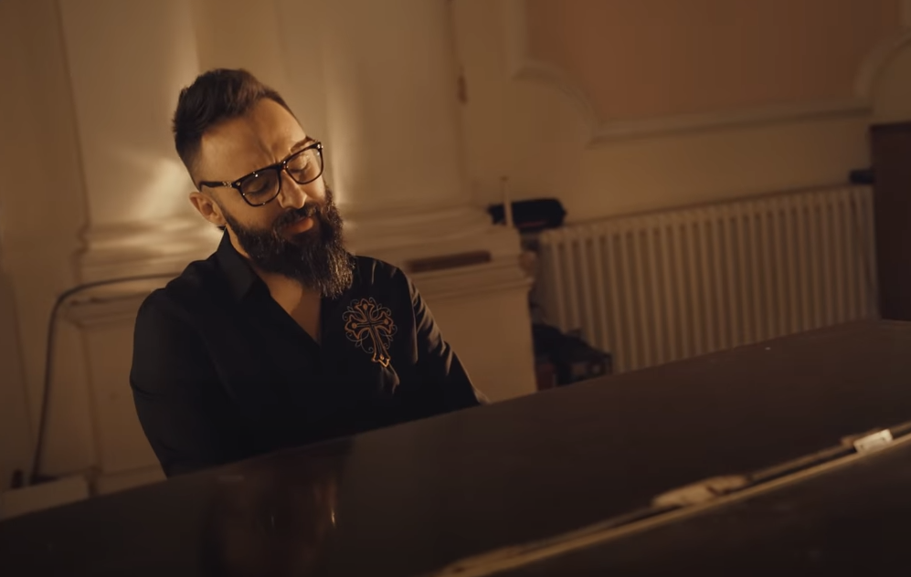 (Видео) Боби Павловски во Белград сними спот за новата песна