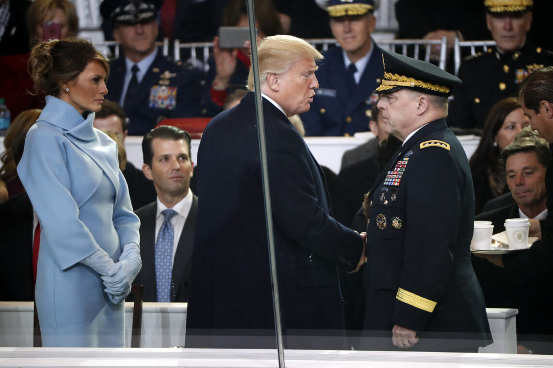 (Видео) Генерал го спречил Трамп да започне нуклеарна војна со Кина, се јавувал и кај колегите да ги убеди дека нема да ги нападнат