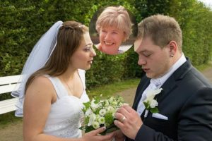 (Видео) Свекрвата се обидела да ја убие невестата на денот на венчавката