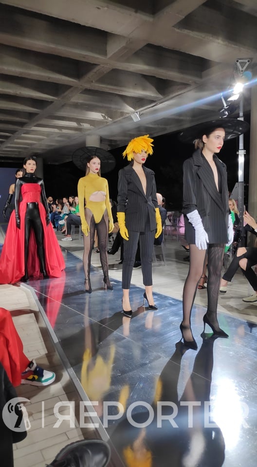 (Галерија) Корсети, панталони и фустaни во силни бои: Модна ревија на Митко Занов