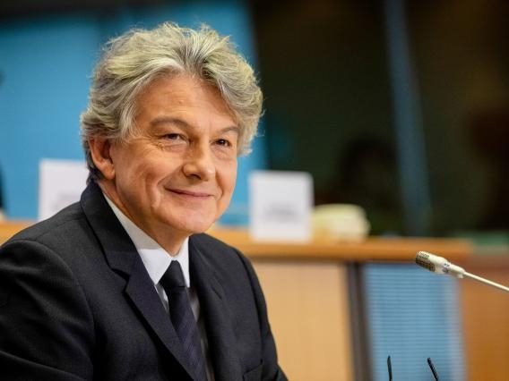 Еврокомесарот Тиери Бретон: Довербата во САД е нарушенa (ВИДЕО)