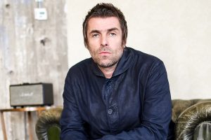Лиам Галагер падна од хеликоптер, па на Твитер објави слика од повреденото лице