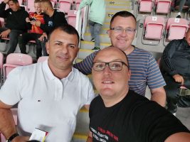 Мрме од трибини ја бодреше Македонија против Романија