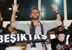 Пјаниќ доби херојски пречек во Истанбул