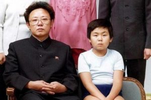 Секогаш ги закачаше другите деца во класот, школските другари откриваат каков бил Ким Џонг ун како дете
