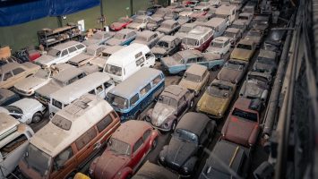 Складиште во Лондон со 175 класични автомобили за продажба (ВИДЕО)