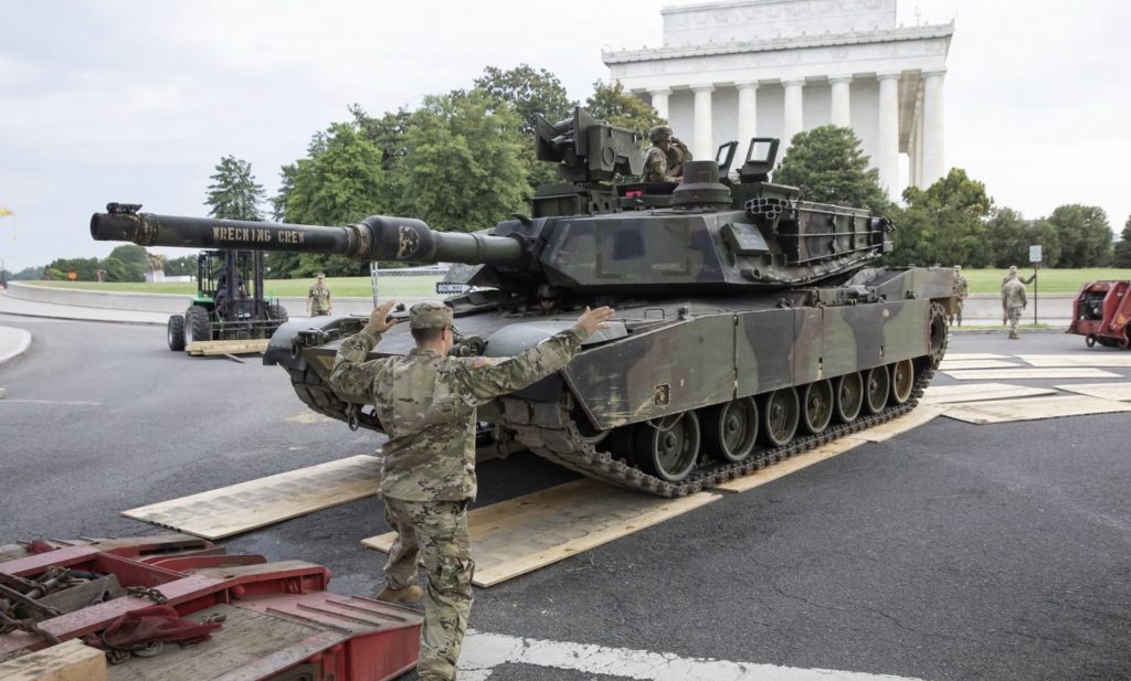 Американскиот M1 Abrams е најдобар тенк на светот (ВИДЕО)