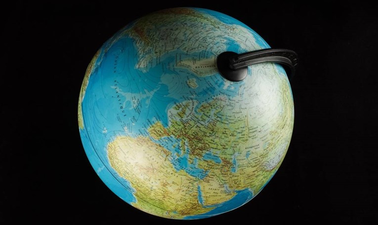 Земјата се наведнала на страна пред 84 милиони години