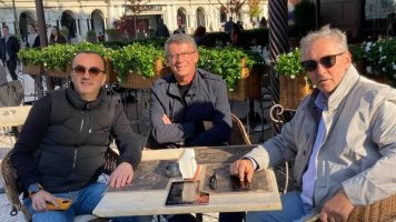 Торте, Камиказа и Бени по изборите седнаа заедно на кафе