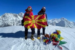 (Фото) Ги дадовме последните атоми за да се искачиме до Ама Даблам, Ирина Дишовска и Лазо Миновски го искачија еден од најопасните врвови на Хималаите