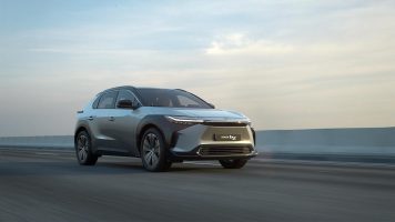 Toyota со цврст став: Голем дел од светот воопшто не е подготвен за електрични возила