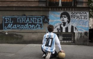 (Видео) Една година без Марадона, истрагата за неговата смрт сè уште трае