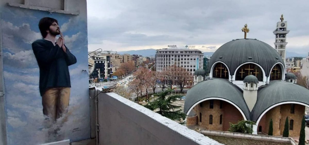 (Галерија) Со мурал насликан во Скопје, македонски уметници го чуваат споменот на Тоше