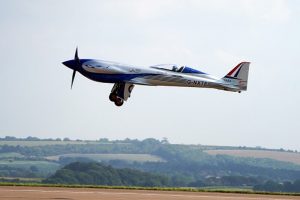 Електричниот авион на Rolls-Royce достигна рекордна брзина (ВИДЕО)