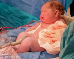 Се роди бебе тешко седум килограми во Велика Британија