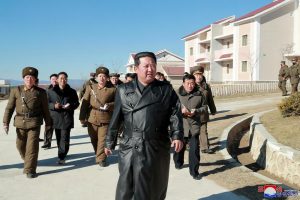 Северна Кореја им забрани на граѓаните да носат кожни капути