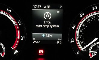 Функцијата старт/стоп во зима понекогаш не го исклучува моторот на автомобилот: Знаете ли зошто?