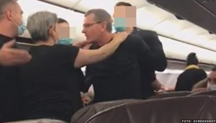 (Видео) Маж им се заканува на патниците и екипажот дека ќе го сруши авионот затоа што пилотот слетал во Белград