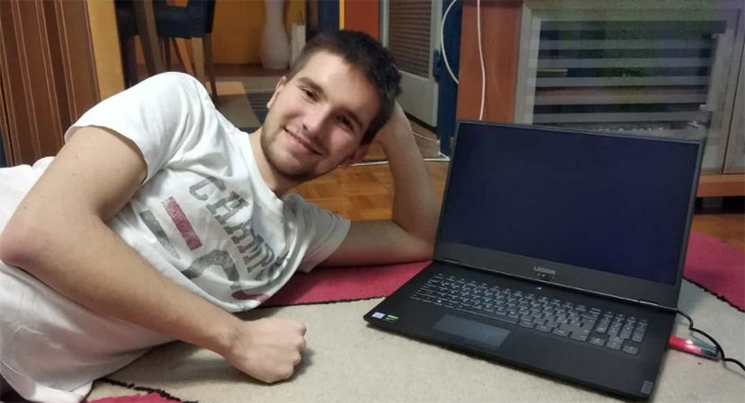 (Видео) Студент од Србија паралелно студира на 2 факултети и сите му се десетки, вели дека прави баланс и има време и за учење и излегување