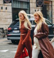 Елегантни зимски парчиња кои ѝ прилегаат на секоја дама после 40-тата година од животот