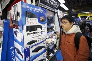 Sony се уште го произведува PlayStation 4, позната и причината