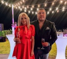 Бојан среде Москва ја побара Елена Стефановска за жена на дочекот на Нова година