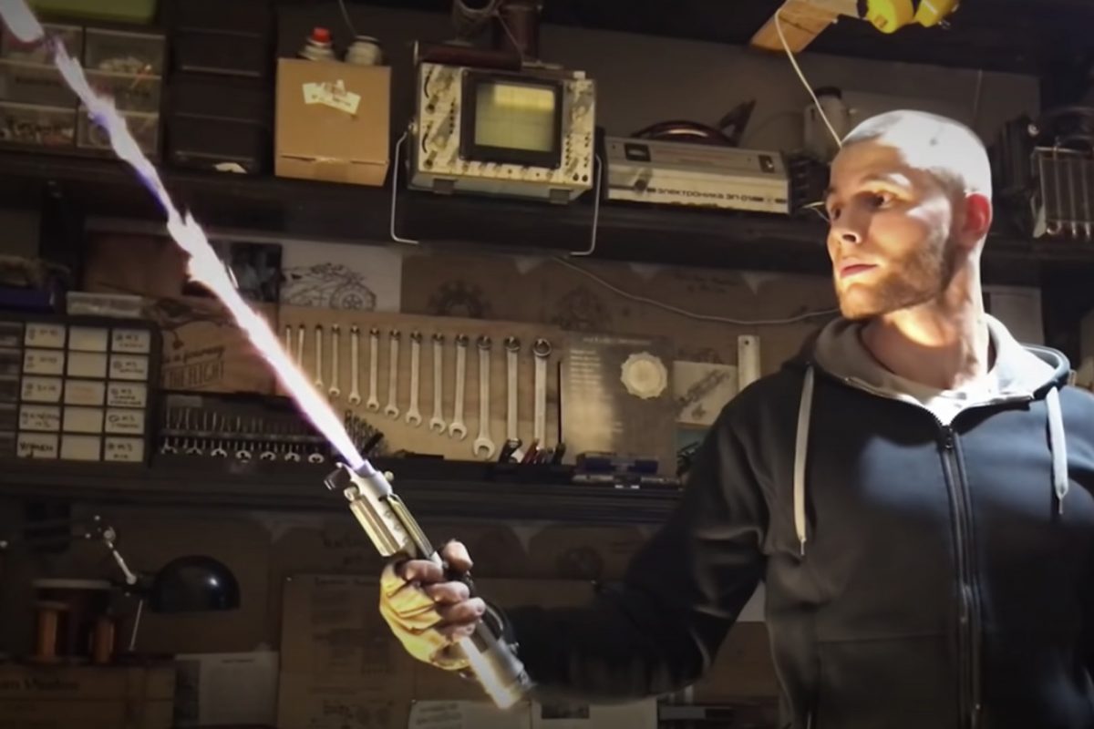 (Видео) Русин создаде вистински светлосен меч инспириран од „Војна на ѕвездите“