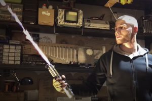 (Видео) Русин создаде вистински светлосен меч инспириран од „Војна на ѕвездите“