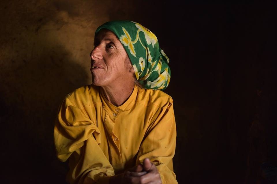 Портрет од Атиџе се продава на фејсбук-аукција за 10.000 денари, а парите ќе и бидат поклон за роденеден