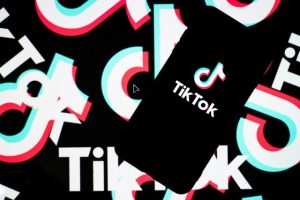 Snapchat и Facebook се согласни: Иднината на социјалните мрежи изгледа како TikTok