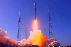 SpaceX лансираше нова група сателити на интернет мрежата Starlink (ВИДЕО)
