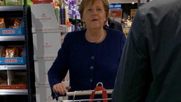 Ангела Меркел ограбена во супермаркет во Берлин
