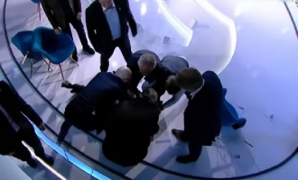 (Видео) Тепачка во живо среде емисија: Новинар и проруски политичар во Украина се степаа со тупаници