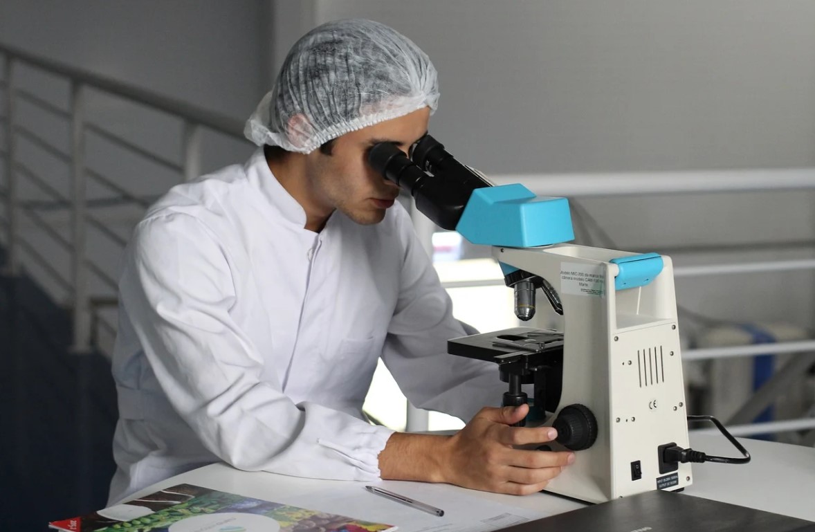 Израелски научници работат на траен лек за парализа кај луѓето