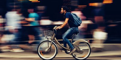 Многу европски земји им даваат даночен поттик на граѓаните да одат на работа со велосипед!