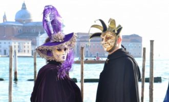 По две години повторно е отворен карневалот во Венеција