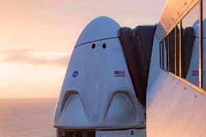SpaceX го завршува производството на капсулата Crew Dragon
