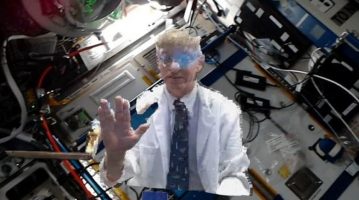 (Видео) НАСА испрати холограм на доктор до Меѓународната вселенска станица