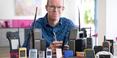 Двајца Британци отворија музеј на мобилни телефони, најгрдите добија посебна поставка