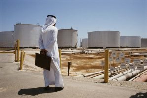 Најголемиот извозник на нафта во светот, Саудиска Арабија, ќе купува стотици илјади електрични возила
