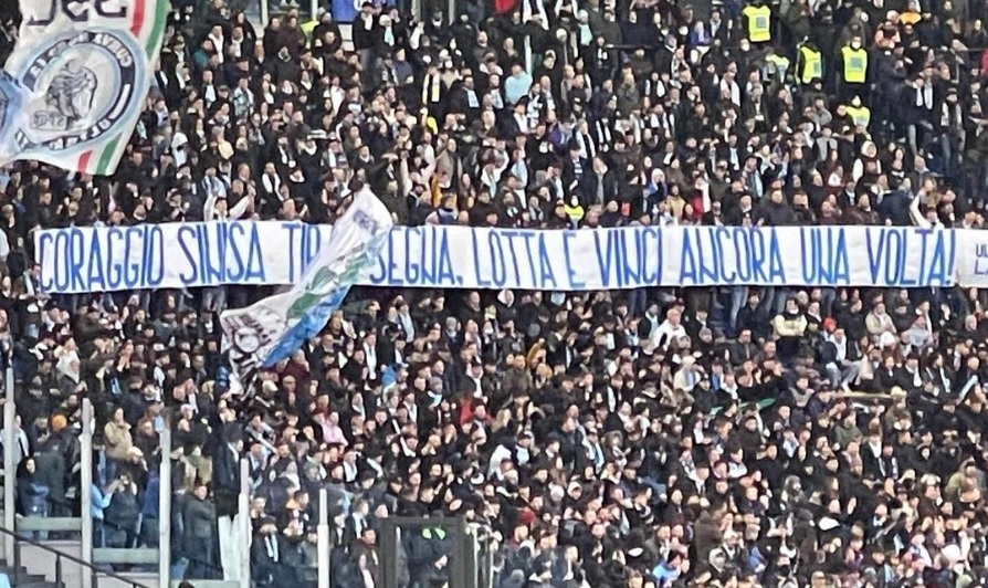 Тифозите на Лацио со емотивна порака за Михајловиќ: „Пукај, погоди, бори се и победи уште еднаш“
