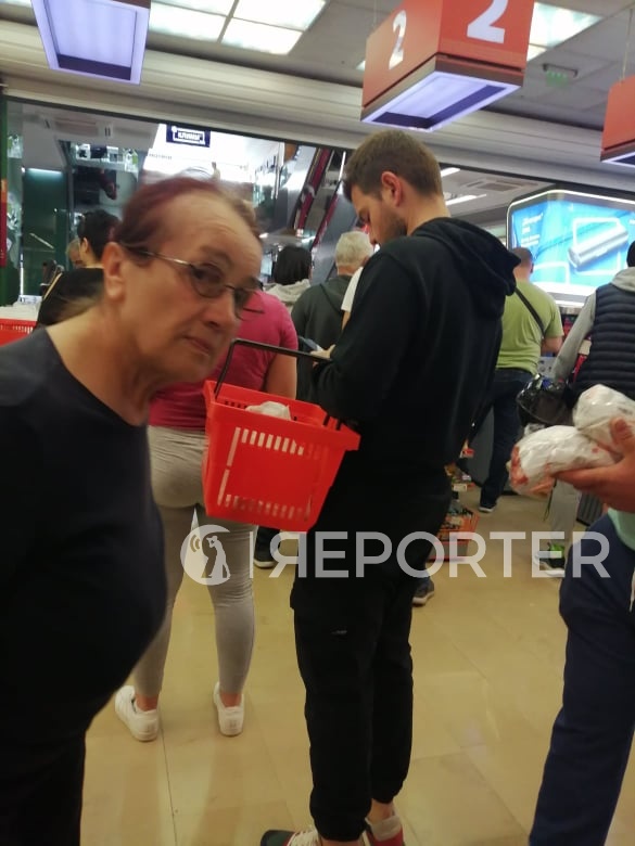 Ѝ градоначалникот Тимчо Муцунски знае дека низ Аеродром се шета по тренерки