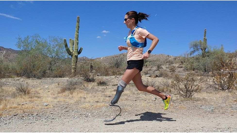 Американка без нога истрча 104 маратони за 104 дена