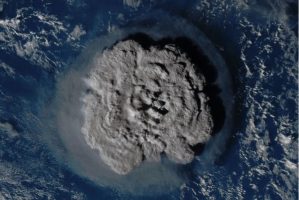 ВИДЕО: Ерупцијата на Тонга е најголемата атмосферска експлозија забележана од современи инструменти