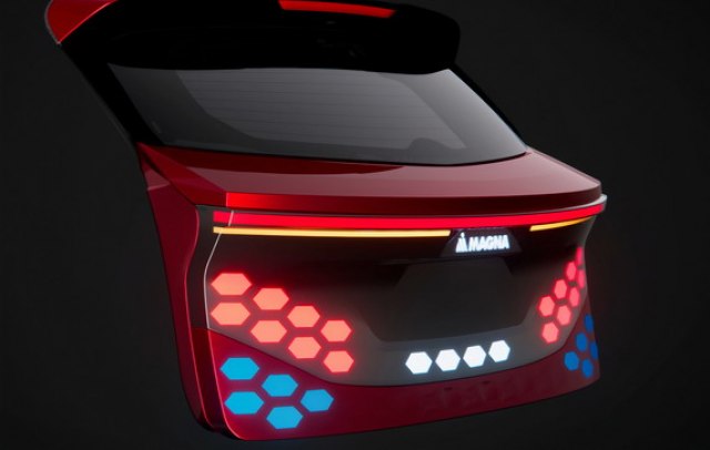 (ВИДЕО) Иновативно осветлување: Целиот заден дел на автомобилот како една светилка