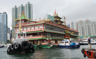 (Видео) Потона пловечки ресторан во Хонгконг