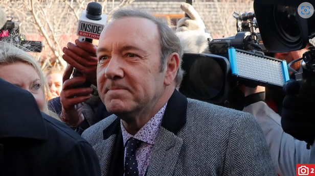 Полицијата вели дека има докази против Кевин Спејси кој е обвинет за сексуално напад врз тројца мажи