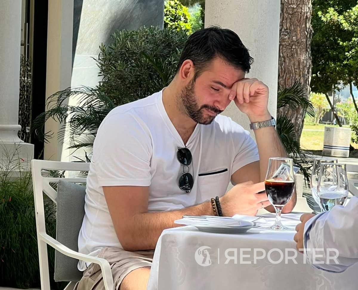 Филип Живојиновиќ на опуштен ручек со пријатели во Будва