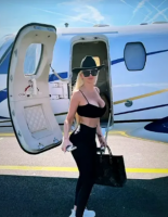 (Фото) Откако кавадарчани ја откачија, Карлеуша со приватен авион дојде на настап во Битола