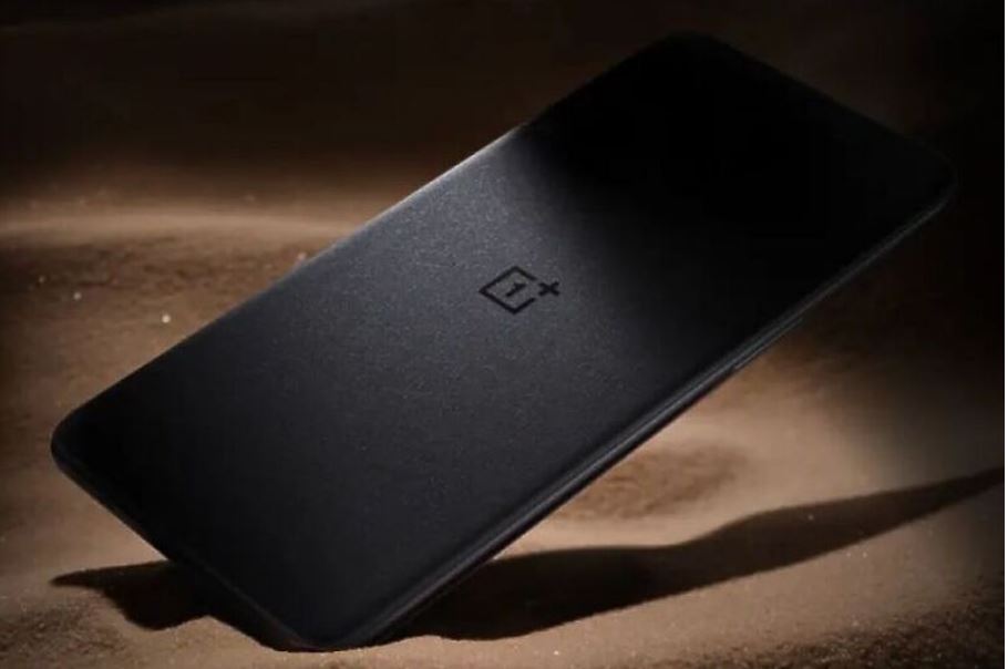 OnePlus 10T 5G ќе пристигне во август, ќе се продава и во Европа